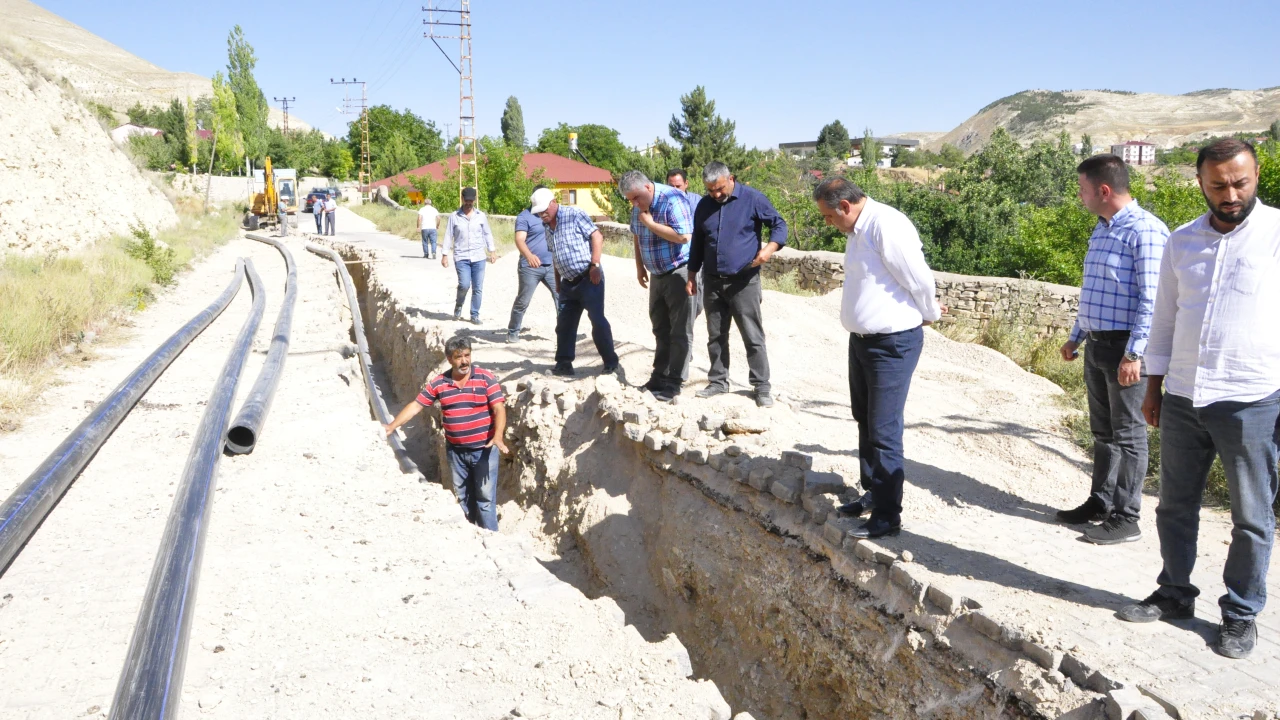 "GÜRÜN'ÜN 35 YILLIK İÇME SU HATTINI DEĞİŞTİRDİK"